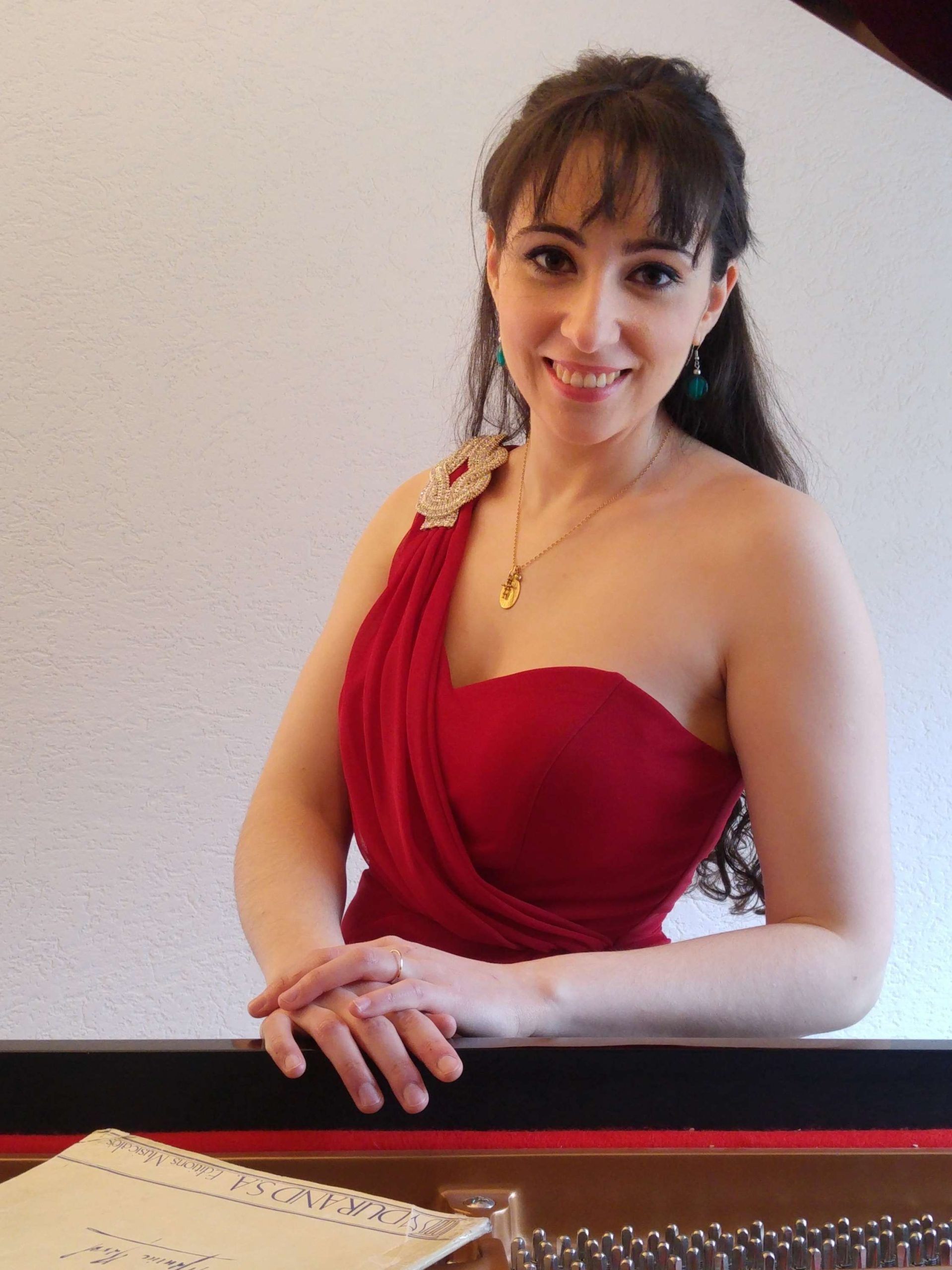 Leonor Dill